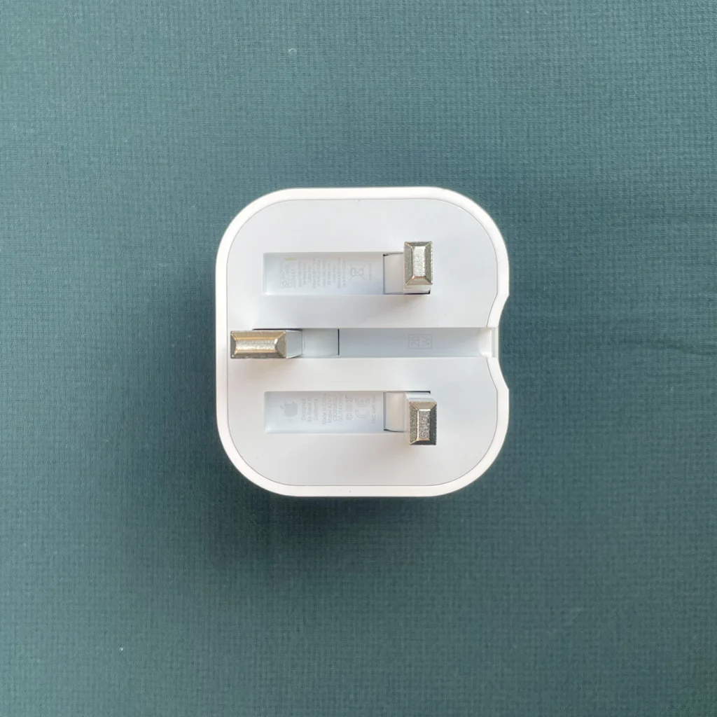 Apple 20W USB-C Power Adapter 3 Pin ( Mercantile )