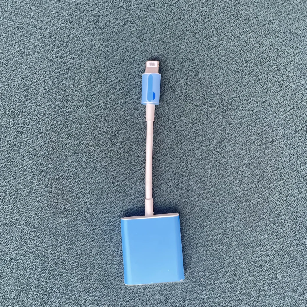 8-Pin to 3.5mm Audio Headphone Jack Adapter 2-in-1