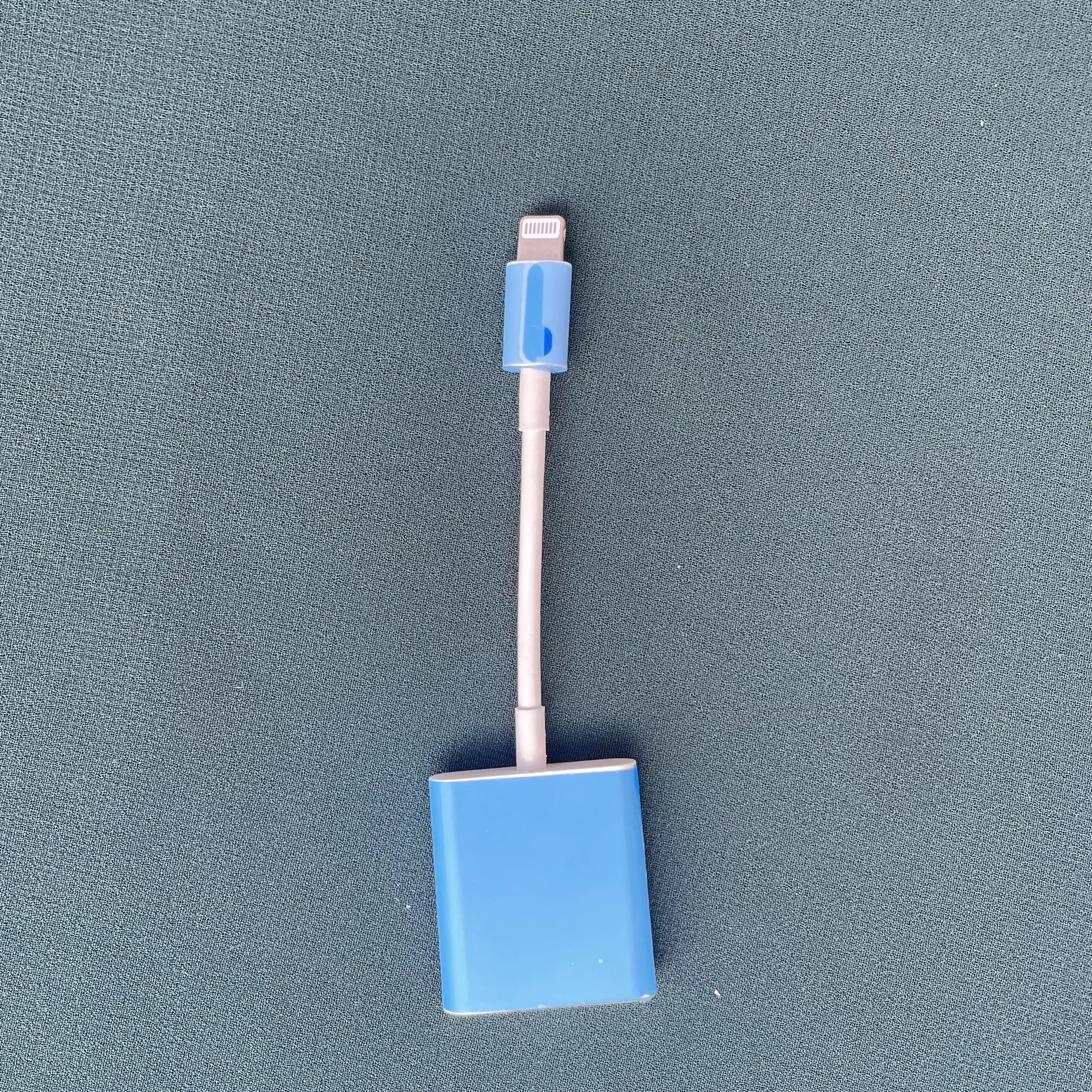8-Pin to 3.5mm Audio Headphone Jack Adapter 2-in-1