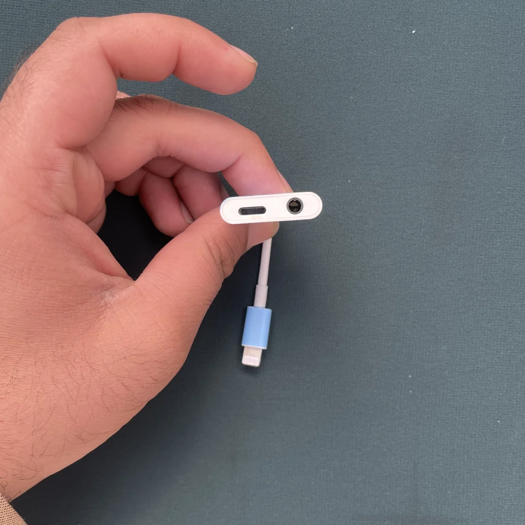 8-Pin to 3.5mm Audio Headphone Jack Adapter 2-in-1