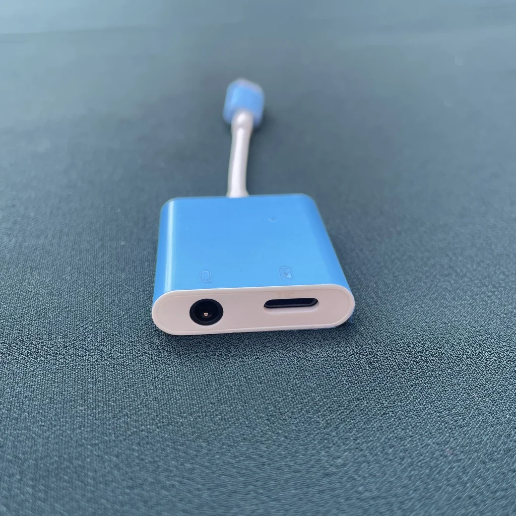 8-Pin to 3.5mm Audio Headphone Jack Adapter 2-in-1
