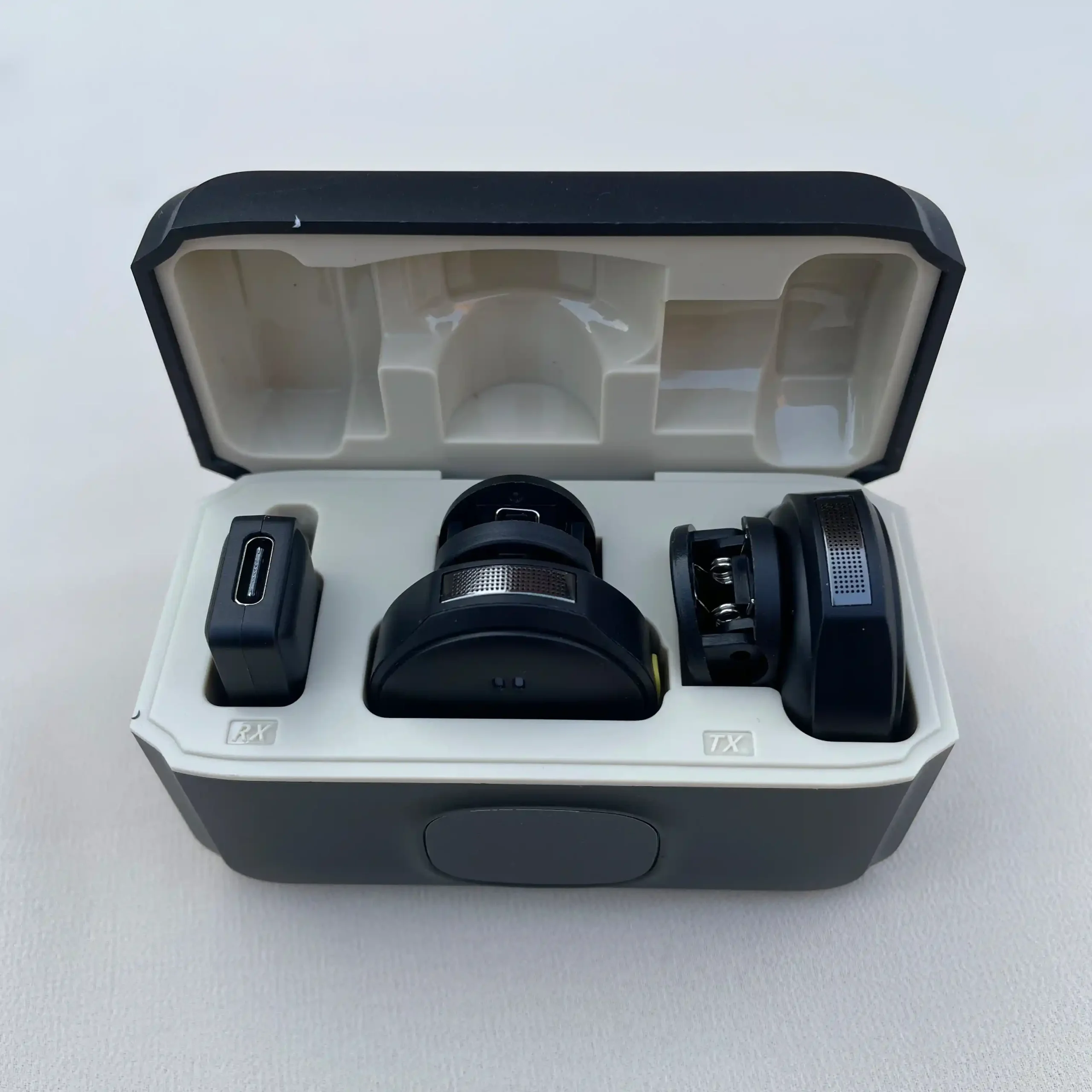 Q8 Magnetic Wireless Microphone - Portable Wireless Mic for Smartphones and PCs - Image 7