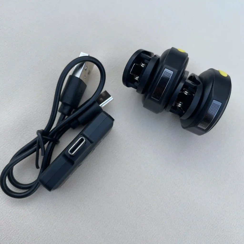 Q8 Magnetic Wireless Microphone - Portable Wireless Mic for Smartphones and PCs